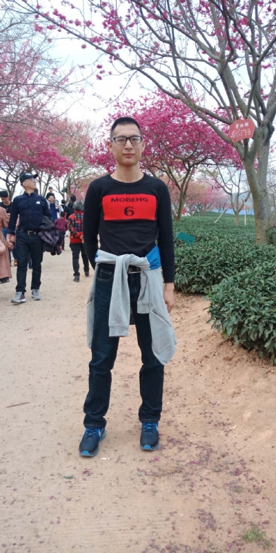 小梁的第二张照片--晋江交友网
