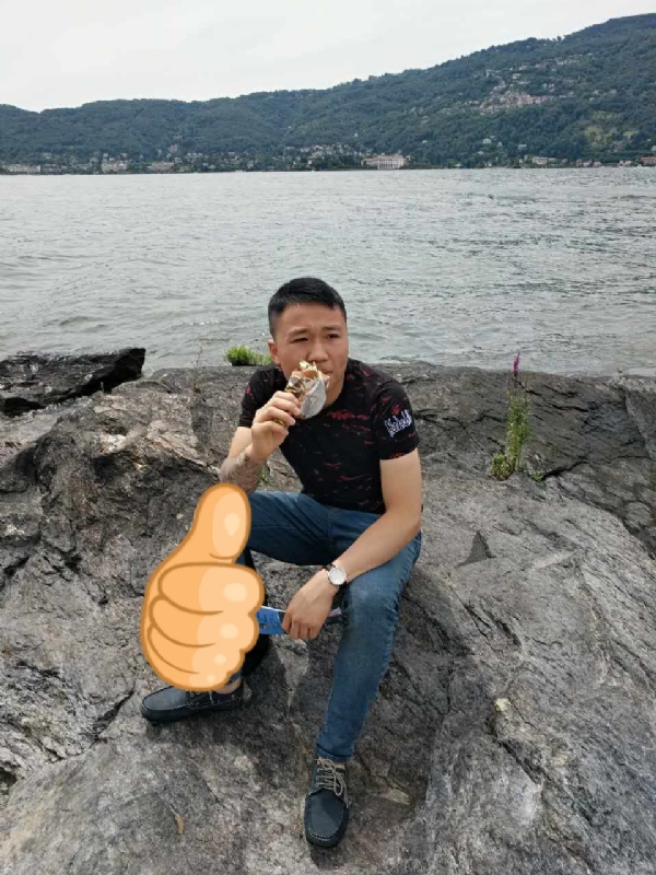 绚烂背后的平淡的第一张照片--晋江交友网