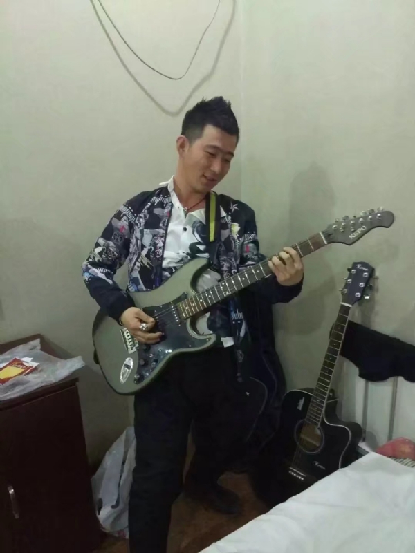 小吉他的第一张照片--晋江交友网
