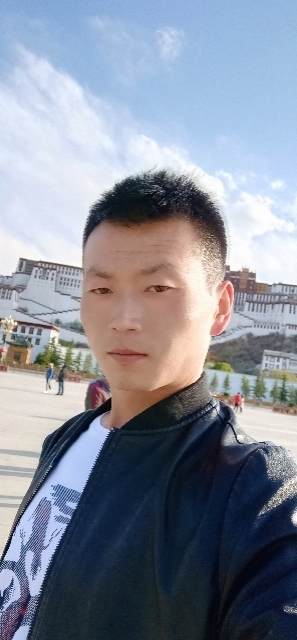 阳光下的小草的第一张照片--晋江交友网