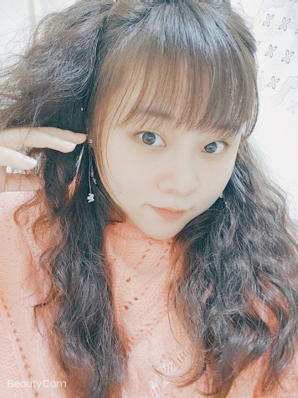 艾薇儿的第一张照片--晋江交友网