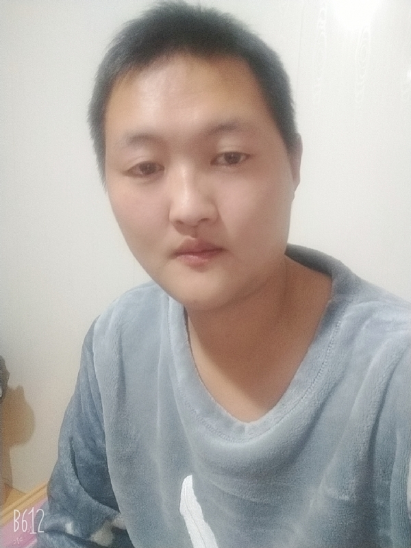 烟圈里透着伤的第一张照片--晋江交友网