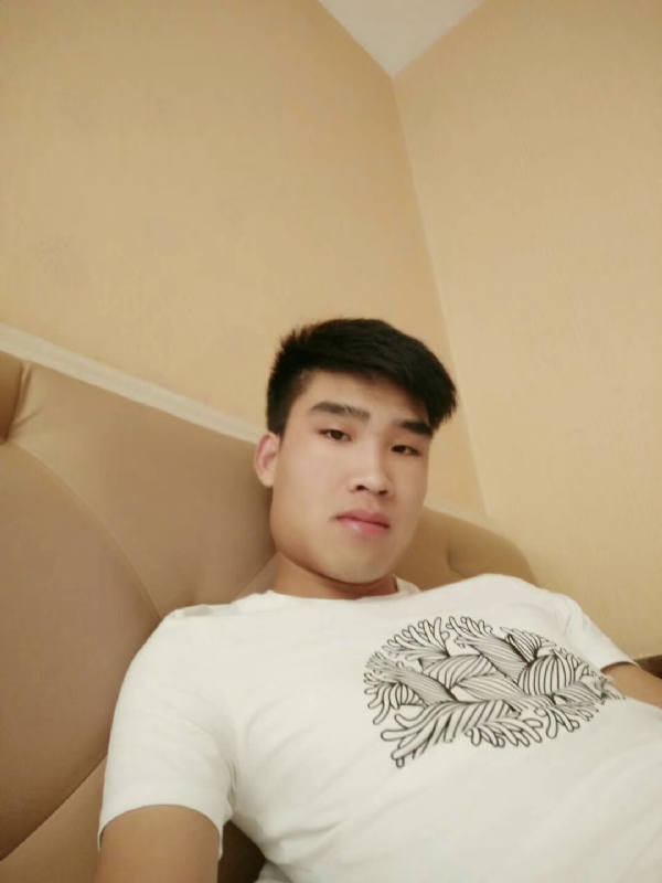 谁不曾孤单上路的第一张照片--晋江交友网