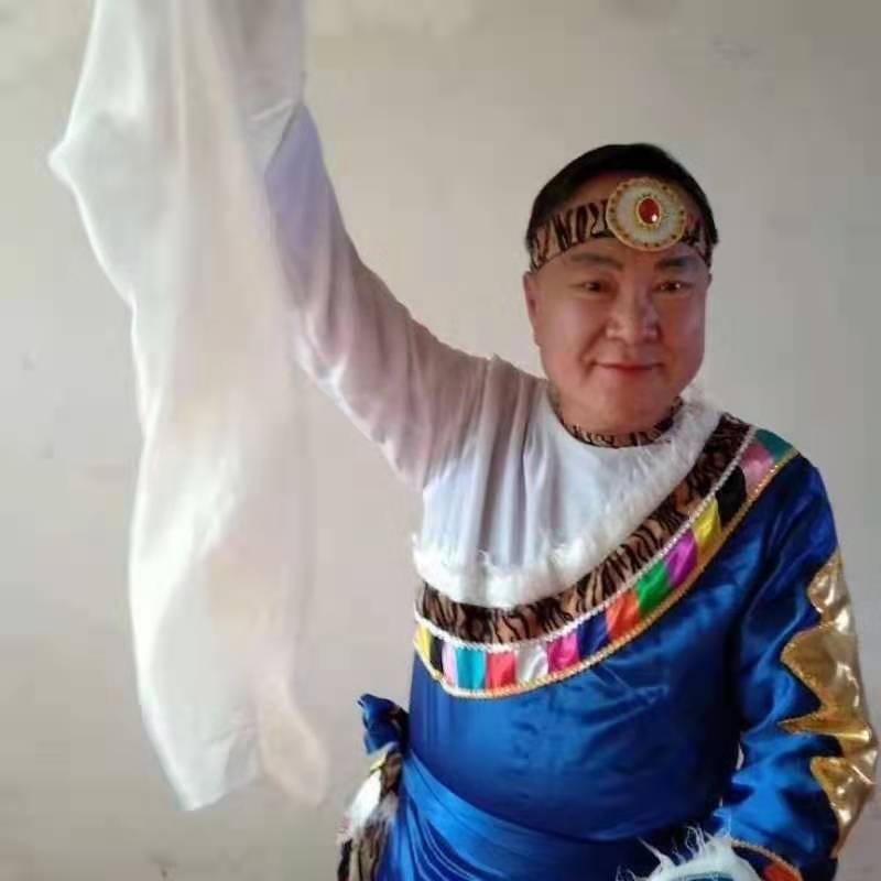 走在冷风中的第一张照片--晋江交友网