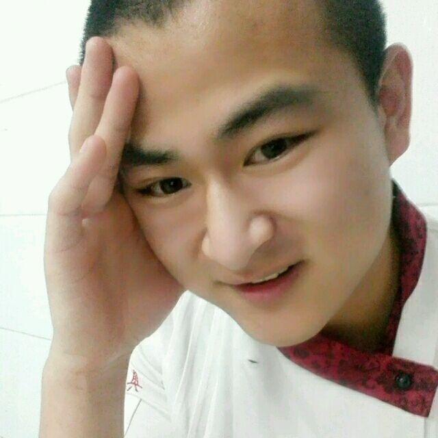 人潮拥挤的第一张照片--晋江交友网