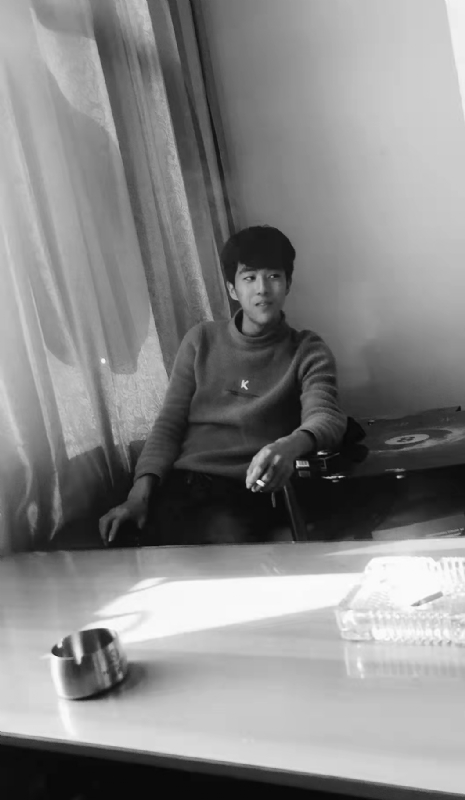 酷似小丑的第二张照片--晋江交友网