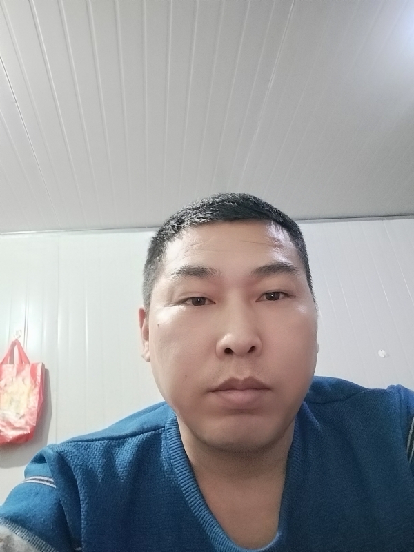 开着拖拉机去兜风的第一张照片--晋江交友网