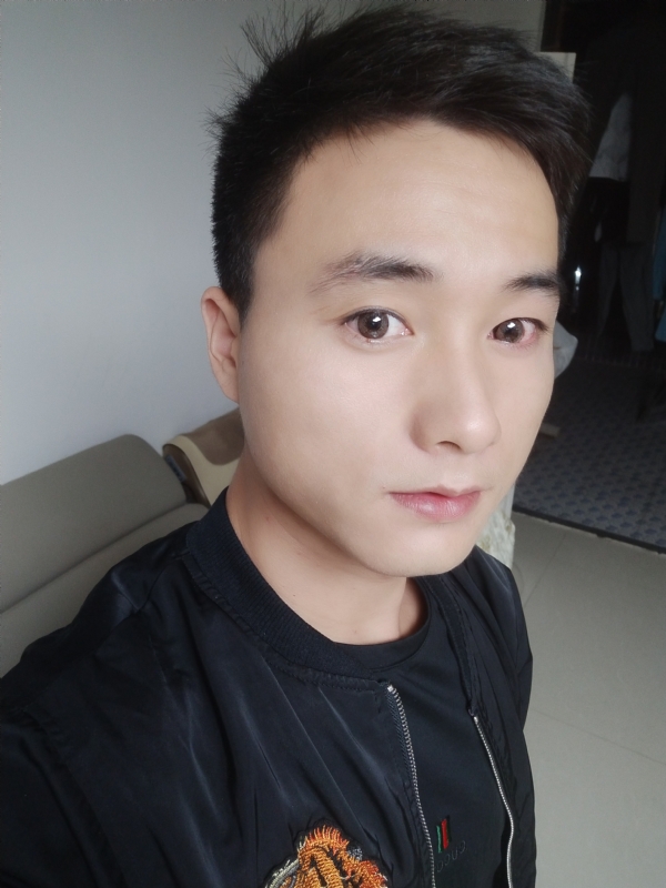 何凡的第三张照片--晋江交友网