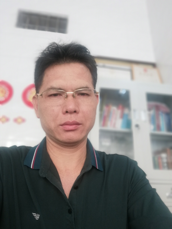 后视镜的第二张照片--晋江交友网