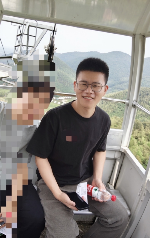 奔奔笨笨的第一张照片--晋江交友网